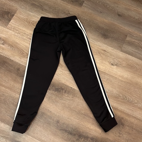 Adidas - Picture 3 of 3